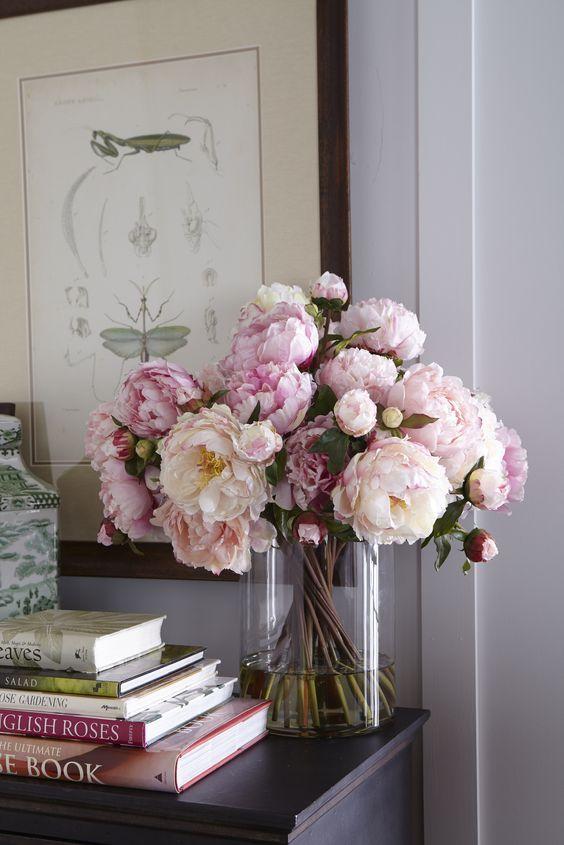 Whimsical Flora Carousel: Joyful Array